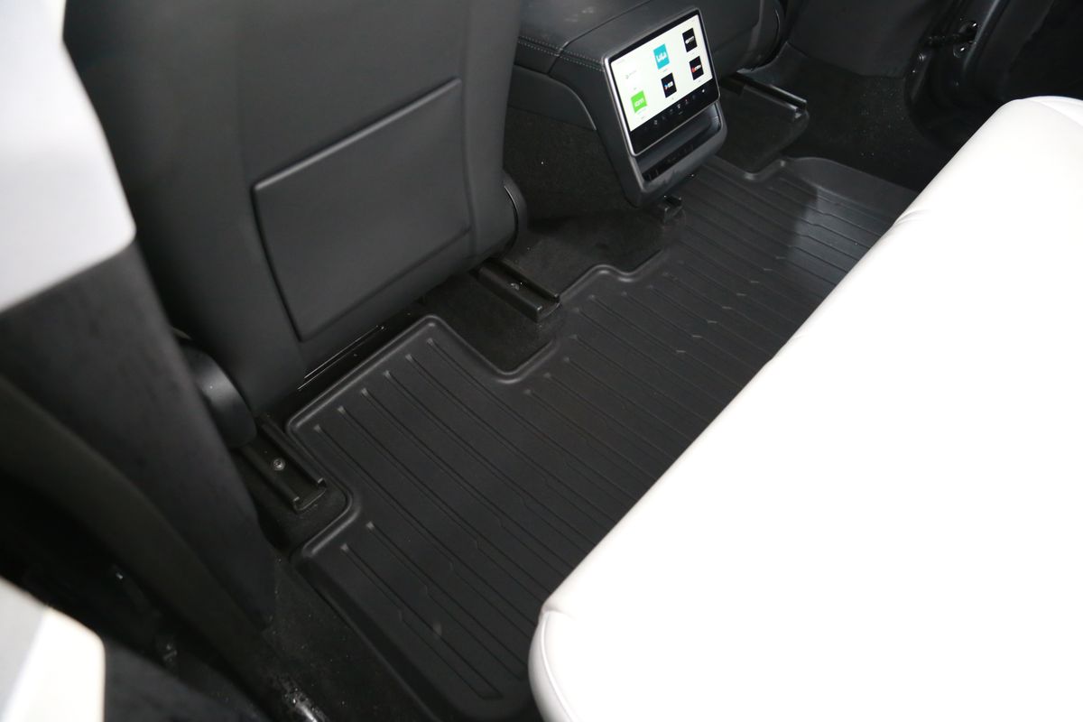 Tesla Model Y Juniper - komplett sett med TPE matter (blister)
