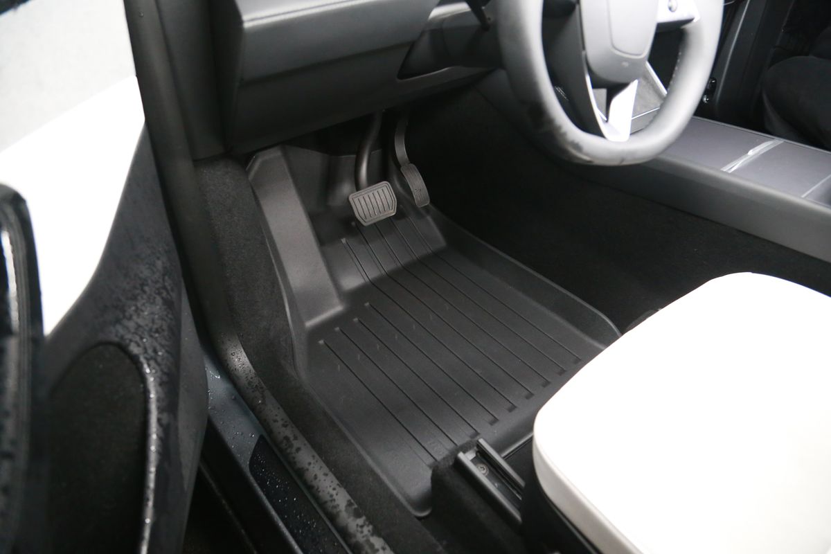 Tesla Model Y Juniper - komplett sett med TPE matter (blister)